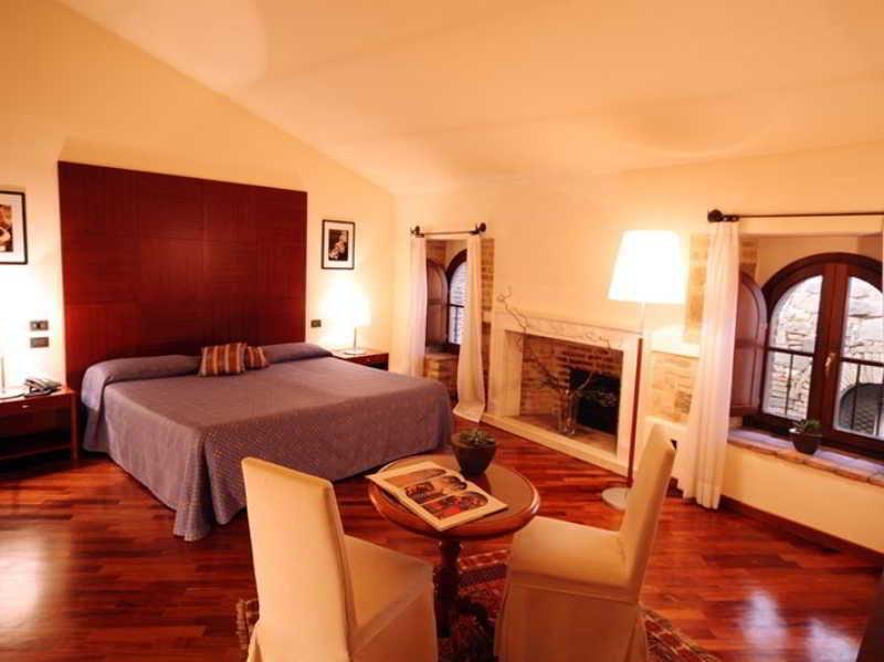 Relais La Corte Di Bettona Exterior photo